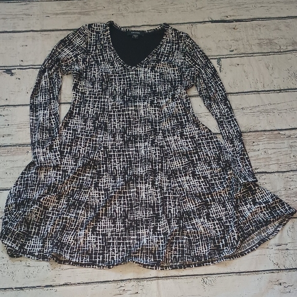 Karen Kane Dresses & Skirts - Karen Kane Black White Abstract Pint Long Sleeve A Line Dress L